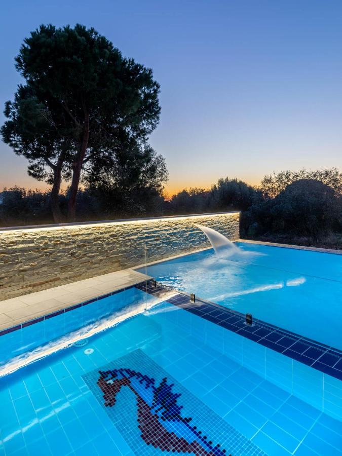 Diamond Kyparissia Suites Экстерьер фото