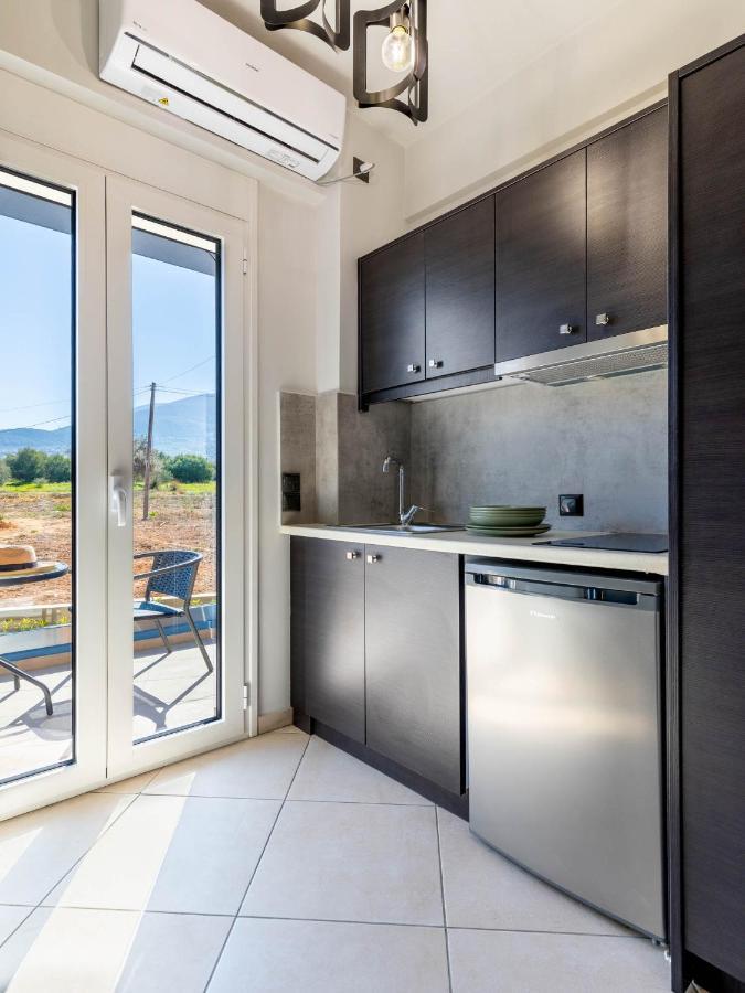 Diamond Kyparissia Suites Экстерьер фото