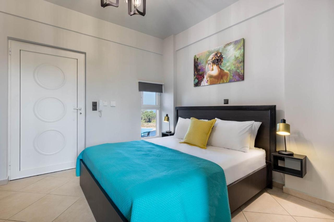 Diamond Kyparissia Suites Экстерьер фото